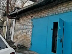 Красный металлический гараж. Орел гаражный кооператив ул игнатова. Полесская 40 гараж 344. Гаражный кооператив водопад уфа. Гаражи в орле.