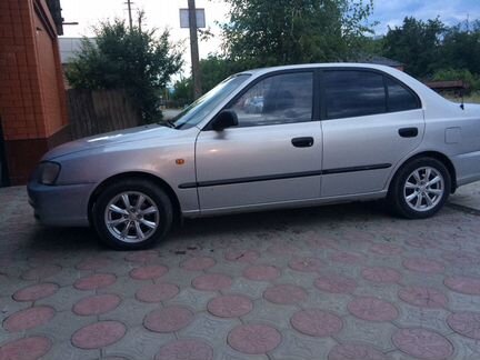 Hyundai Accent 1.6 МТ, 2008, седан, битый