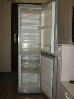 Холодильник SAMSUNG (Узкий) Металлик