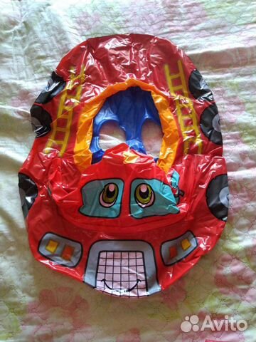 Надувной круг-лодка. Шапочки для бассейна