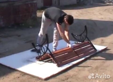 Сборщик садовой мебели