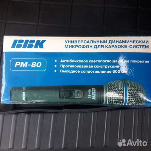 Универсальный динамический микрофон с караоке BBK