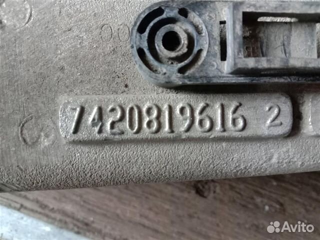 Кронштейн переднего бампера Renault LH 7420819616