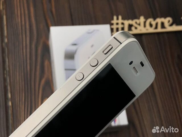 iPhone 4s 16Gb в белом цвете