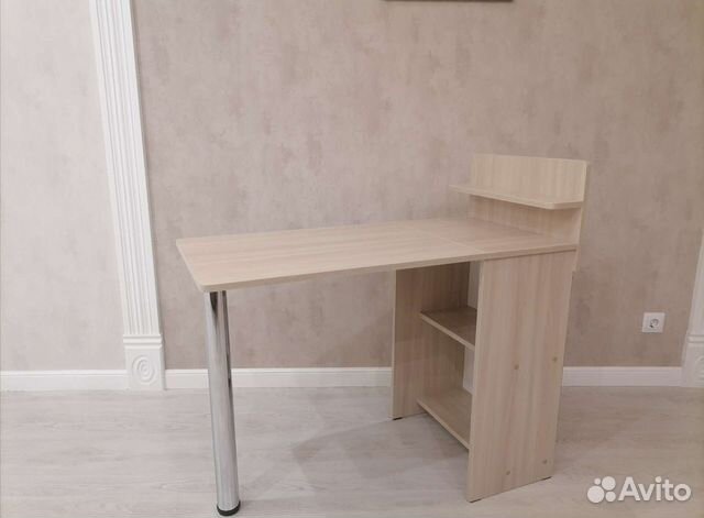 Маникюрный стол новый