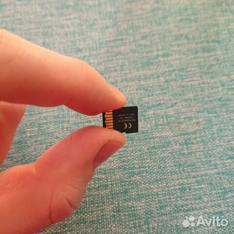 Продаю карту памяти pqr microSD на 8 Гб