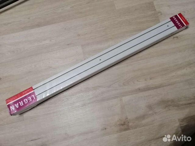 Потолочный карниз новый