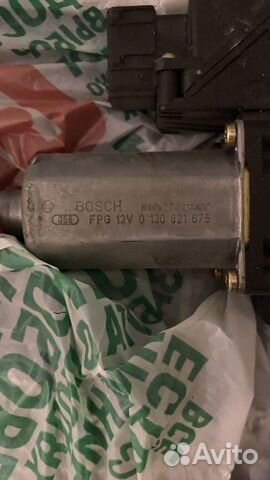 Стеклоподъемник Bosch 0130821675