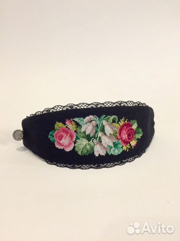 Вышитый браслет-манжета