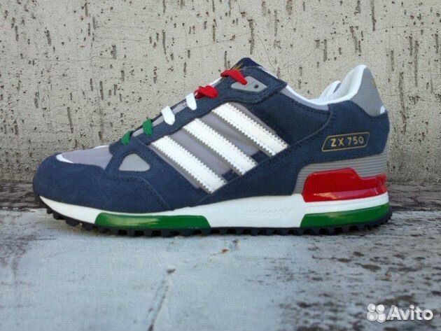 750 италия. Adidas ZX 750 Italia. Легендарные кроссовки адидас. Adidas ZX FTW Pack Tee. Легендарные адидас с 3 разноцветными точками.