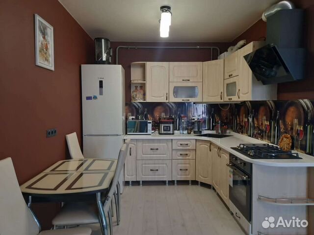 

2-к. квартира, 53 м², 8/10 эт.