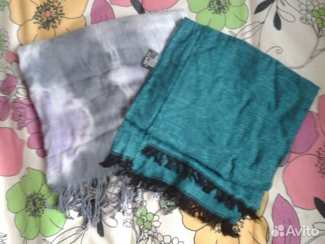 Набор женских шарфов, шапок и перчаток