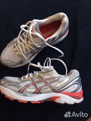 Кроссовки женские asics
