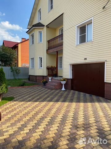 

Дом 245 м² на участке 9 сот.