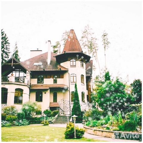 

10-к. и более коттедж, 1264 м²