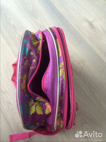 Школьный рюкзак и пенал Школьный рюкзак и пенал