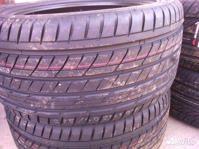 275/40 R18 Headway HU905