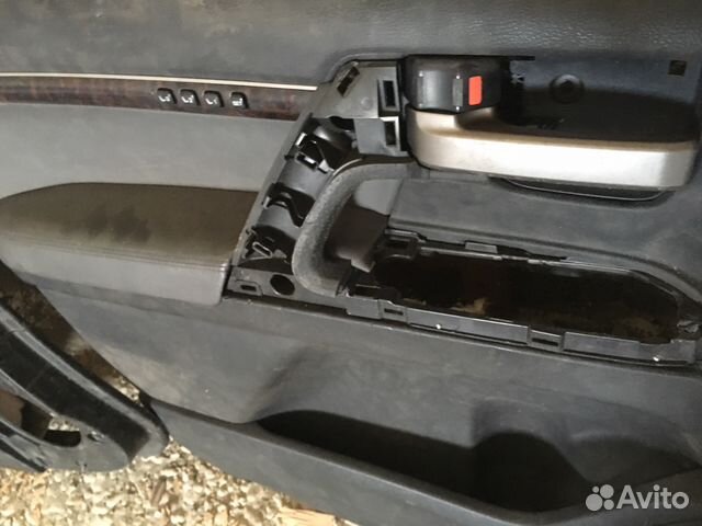 Обшивка двери Land Cruiser 200