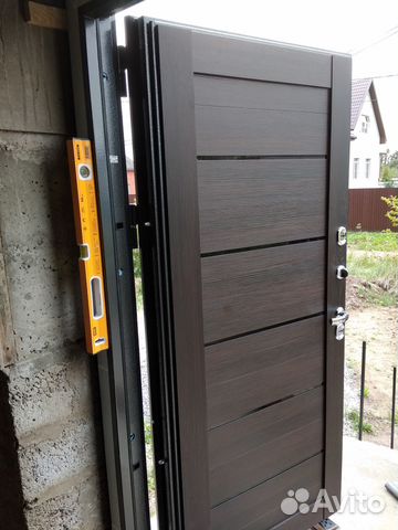 Установка-монтаж дверей, укладка ламината