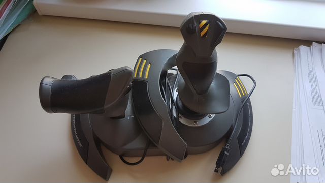 Геймпад thrustmaster