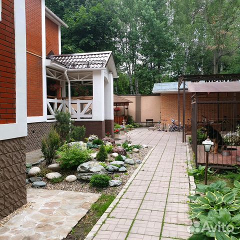 Дом 600 м² на участке 12 сот.