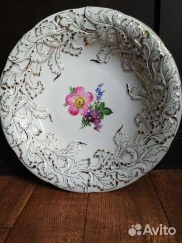 Антикварная фарфоровая тарелка