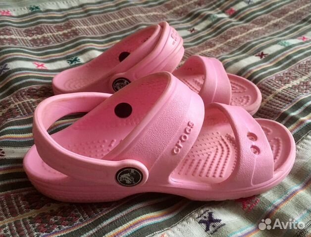 Розовые босоножки Crocs 12 Розовые босоножки Crocs 12