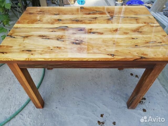 Стол LUX класса из дуба и эпоксидной смолы Стол LUX класса из дуба и эпоксидной смолы