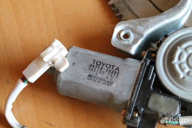Стеклоподъемник Toyota Carina правый перед. AT210