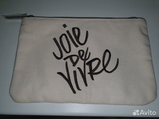 Косметичка Laura Mercier