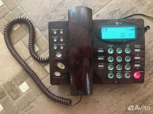 Телефон LG GT-9720А