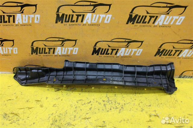 Пыльник крыла передний правый Toyota Land Cruiser