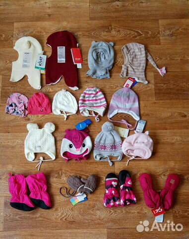 Шлемы, шапки, краги и пинетки на девочку