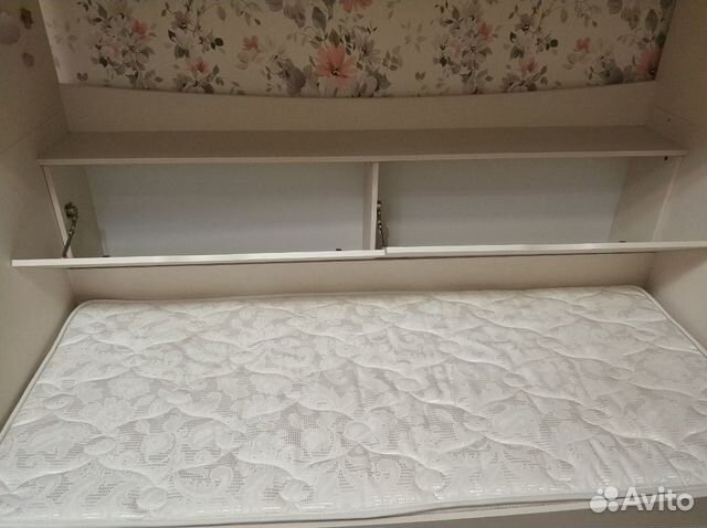Кровать двухьярусная