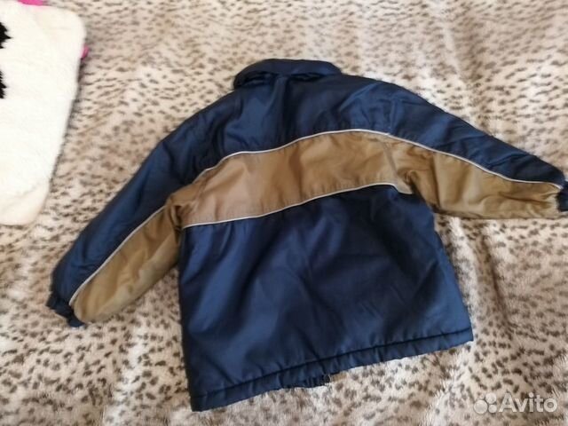 Куртка с капюшоном в идеальном состоянии 104