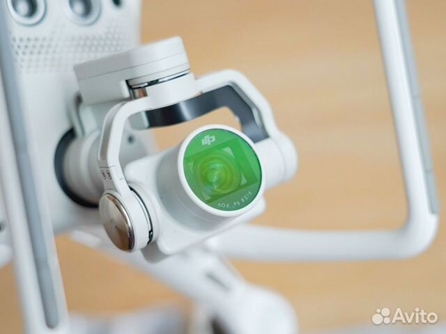 Квадрокоптер DJI Phantom 4 Квадрокоптер DJI Phantom 4