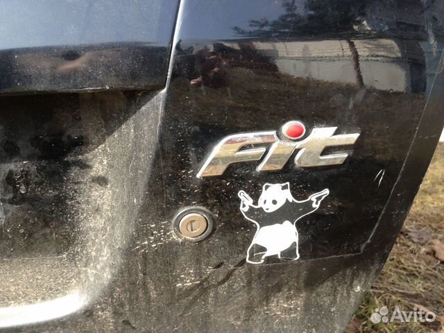 Продам запчасти на крышку багажника Honda Fit Продам запчасти на крышку багажника Honda Fit