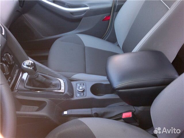 Высококачественный подлокотник для Ford Focus 3 Высококачественный подлокотник для Ford Focus 3