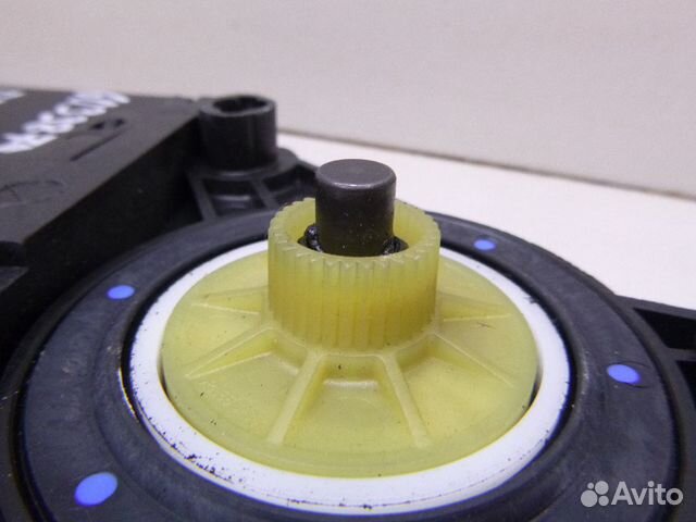 Моторчик стеклоподъемника Skoda Octavia A5 1Z Моторчик стеклоподъемника Skoda Octavia A5 1Z