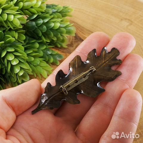 Брошь Дубовый лист с каплей, патинированная латунь Брошь Дубовый лист с каплей, патинированная латунь