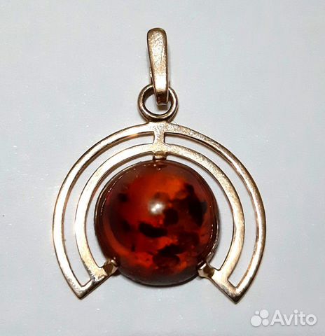 Золотой кулон с янтарем СССР