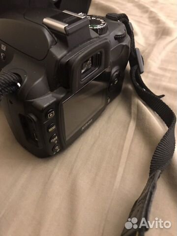 Зеркальный фотоаппарат Nikon D60 Зеркальный фотоаппарат Nikon D60