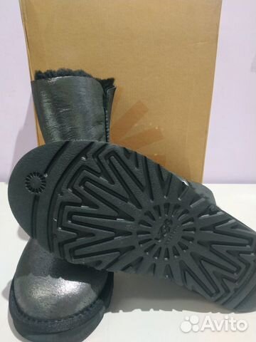 UGG Australia новые черные с пуговкой страз UGG Australia новые черные с пуговкой страз