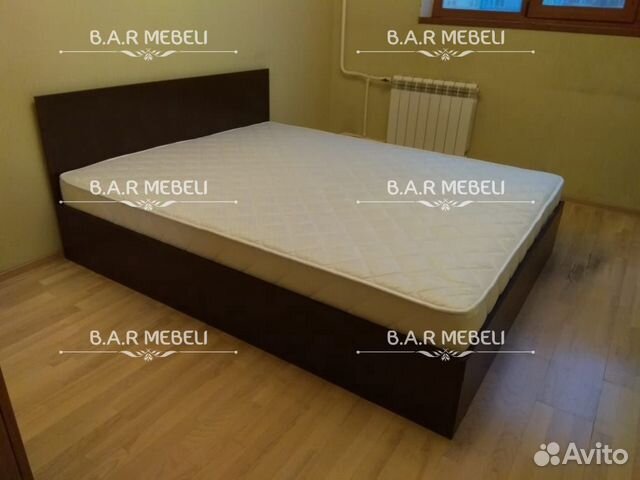 Кровать с матрасом