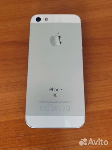 Телефон iPhone SE