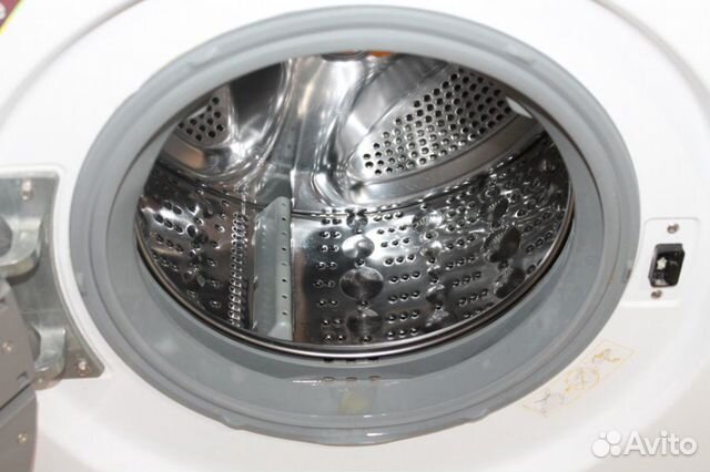 Стиральная машина б/у LG F12U1HCS2