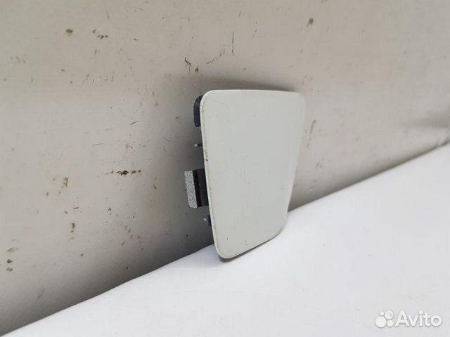 Заглушка буксировочного крюка Toyota Rav4 30 Заглушка буксировочного крюка Toyota Rav4 30