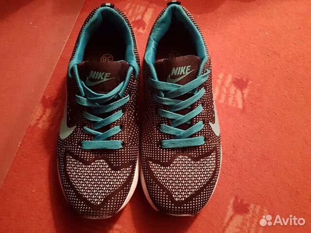 Кроссовки женские