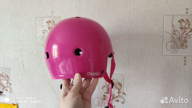 Шлем для девочки разм. 50-54 практически новый Шлем для девочки разм. 50-54 практически новый