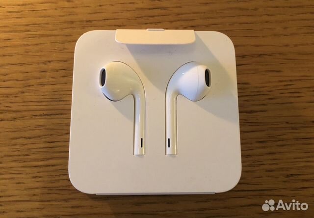 Оригинальная гарнитура Apple (проводная) Оригинальная гарнитура Apple (проводная)